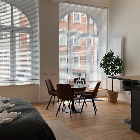 Neu! City-Loft-Apartment Im Goethe Palais I 5P I Lift I Parkplatz I Zentrum I Helios Aue  Bagian luar foto