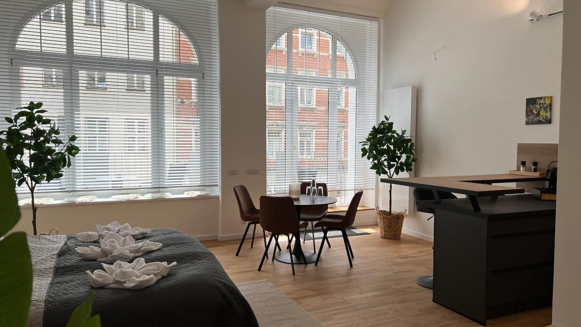 Neu! City-Loft-Apartment Im Goethe Palais I 5P I Lift I Parkplatz I Zentrum I Helios Aue  Bagian luar foto