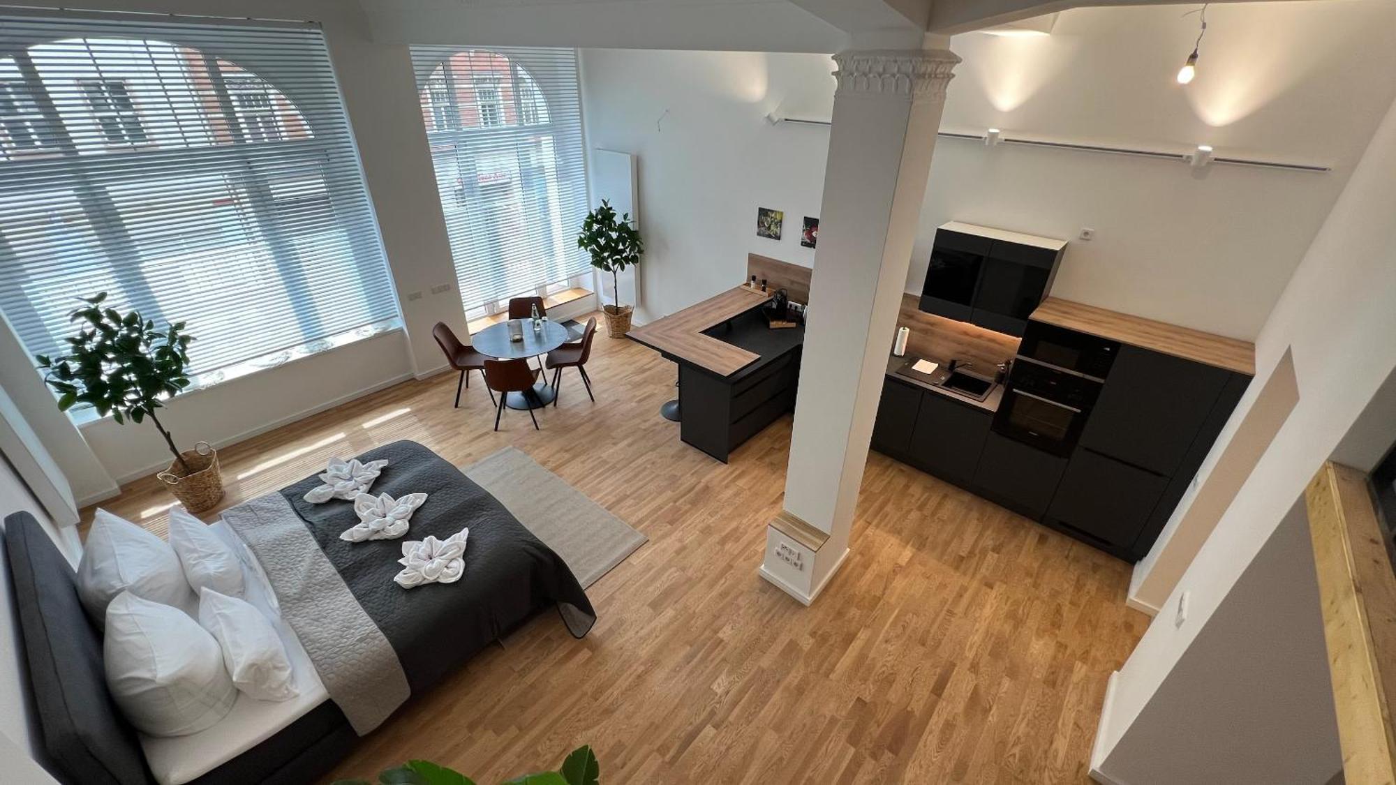 Neu! City-Loft-Apartment Im Goethe Palais I 5P I Lift I Parkplatz I Zentrum I Helios Aue  Bagian luar foto