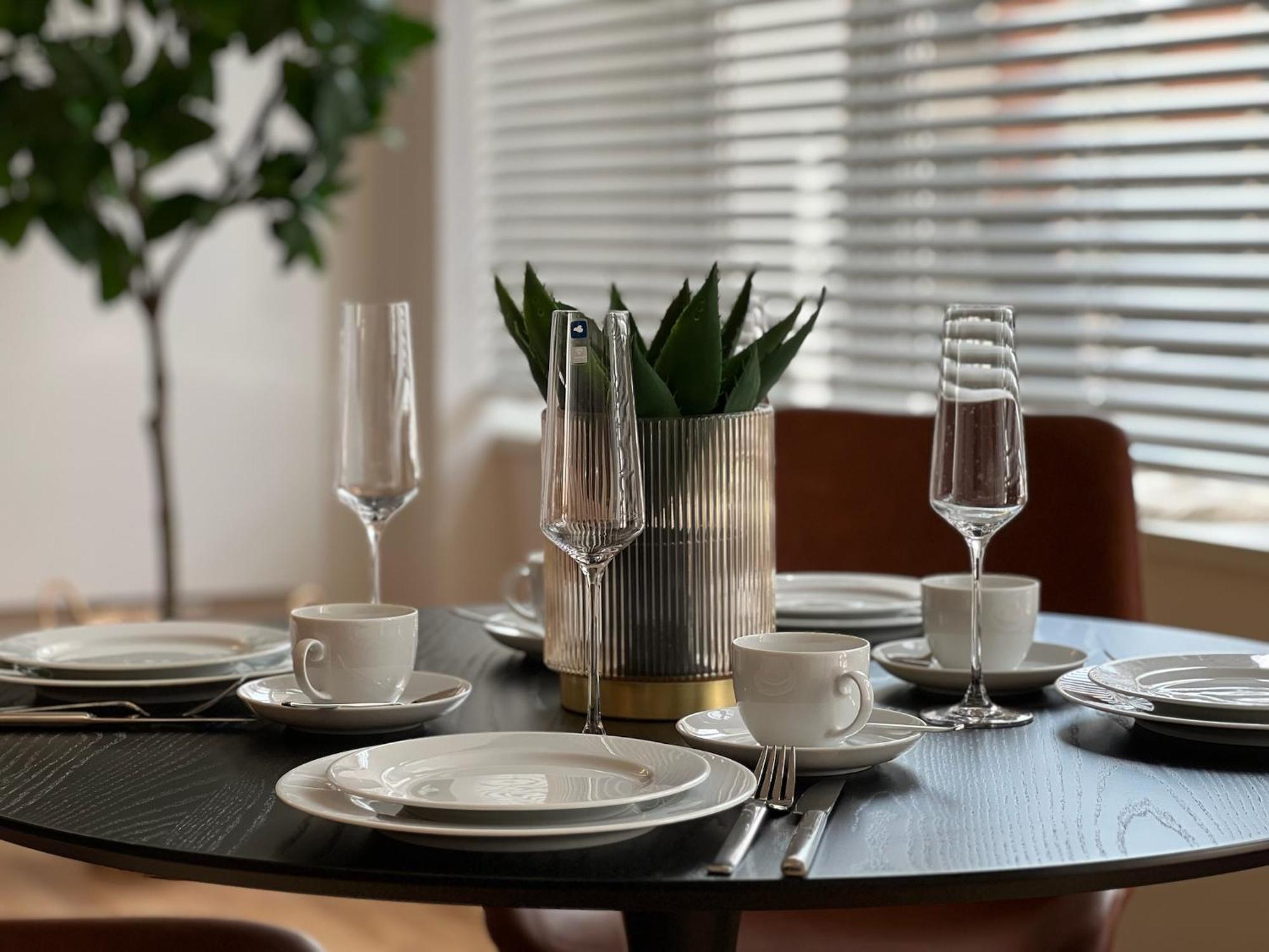 Neu! City-Loft-Apartment Im Goethe Palais I 5P I Lift I Parkplatz I Zentrum I Helios Aue  Bagian luar foto